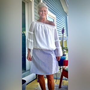 100% cotton seersucker fit in flare skirt by Ann Taylor. NWOT